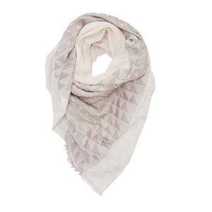 Vince Camuto Accessories - VINCE CAMUTO Printed Scarf Vince Camuto Accessories - VINCE CAMUTO Printed Scarf